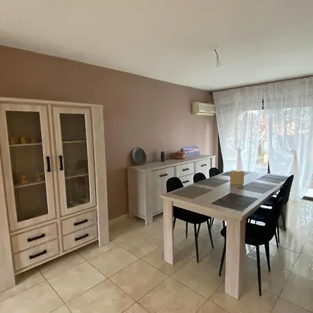 Villa Avec Piscine, Proche De Toutes Commodites *