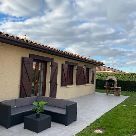 Avec Piscine, Proche De Toutes Commodites